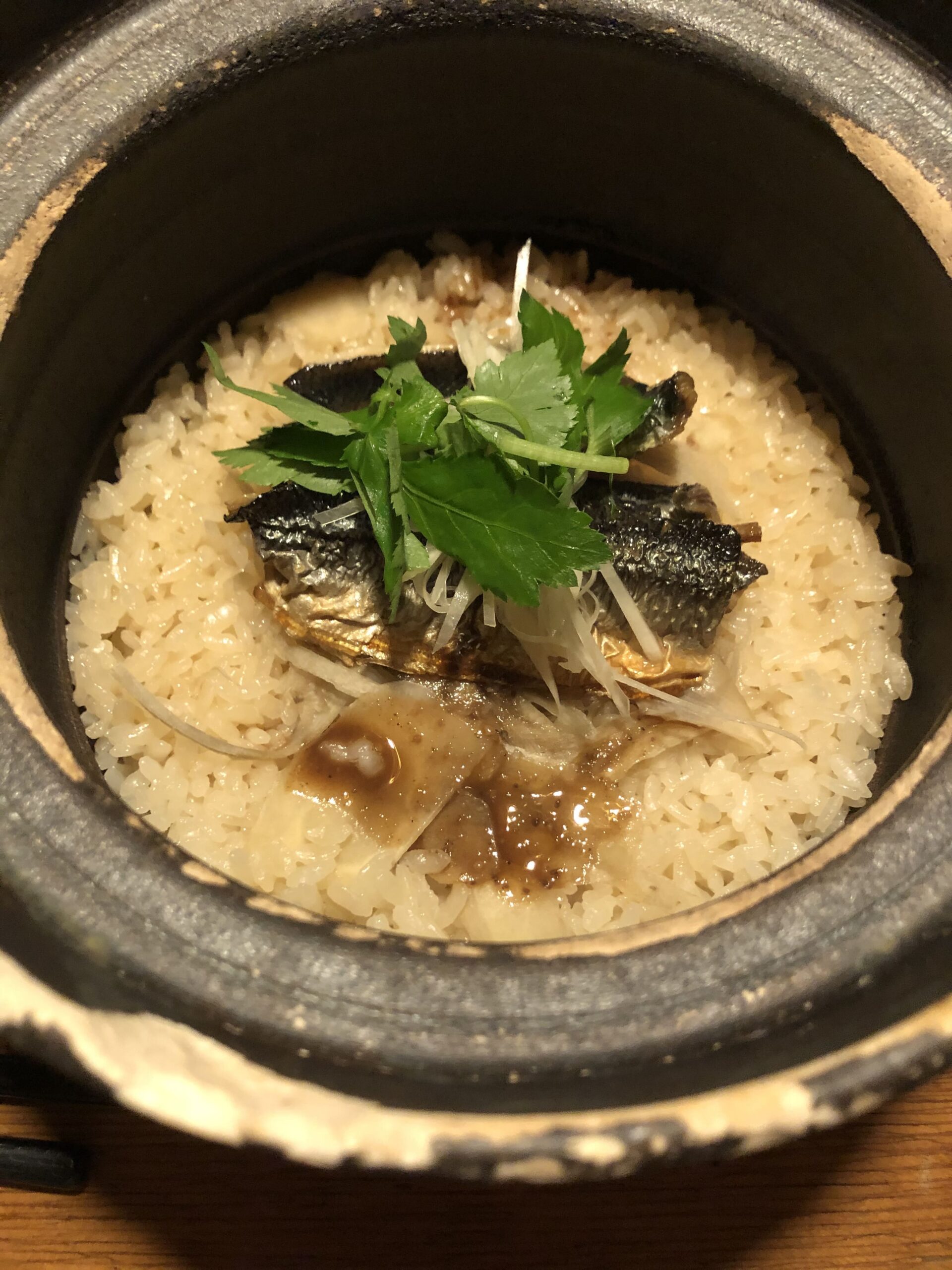 みかづき酒房_秋刀魚の土鍋炊き込みご飯1